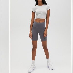 Aritzia shorts TNA 7” NWT og packaging  🛍‼️